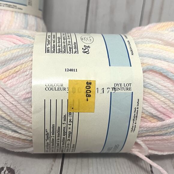 Bouquet Rainbow Prints Pink Pastels Knitting Worsted Lot of 2 Skeins - Picture 5 of 5